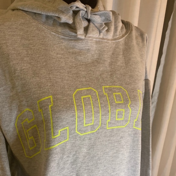 Global HOODIE 🌎 - Picture 2 of 2